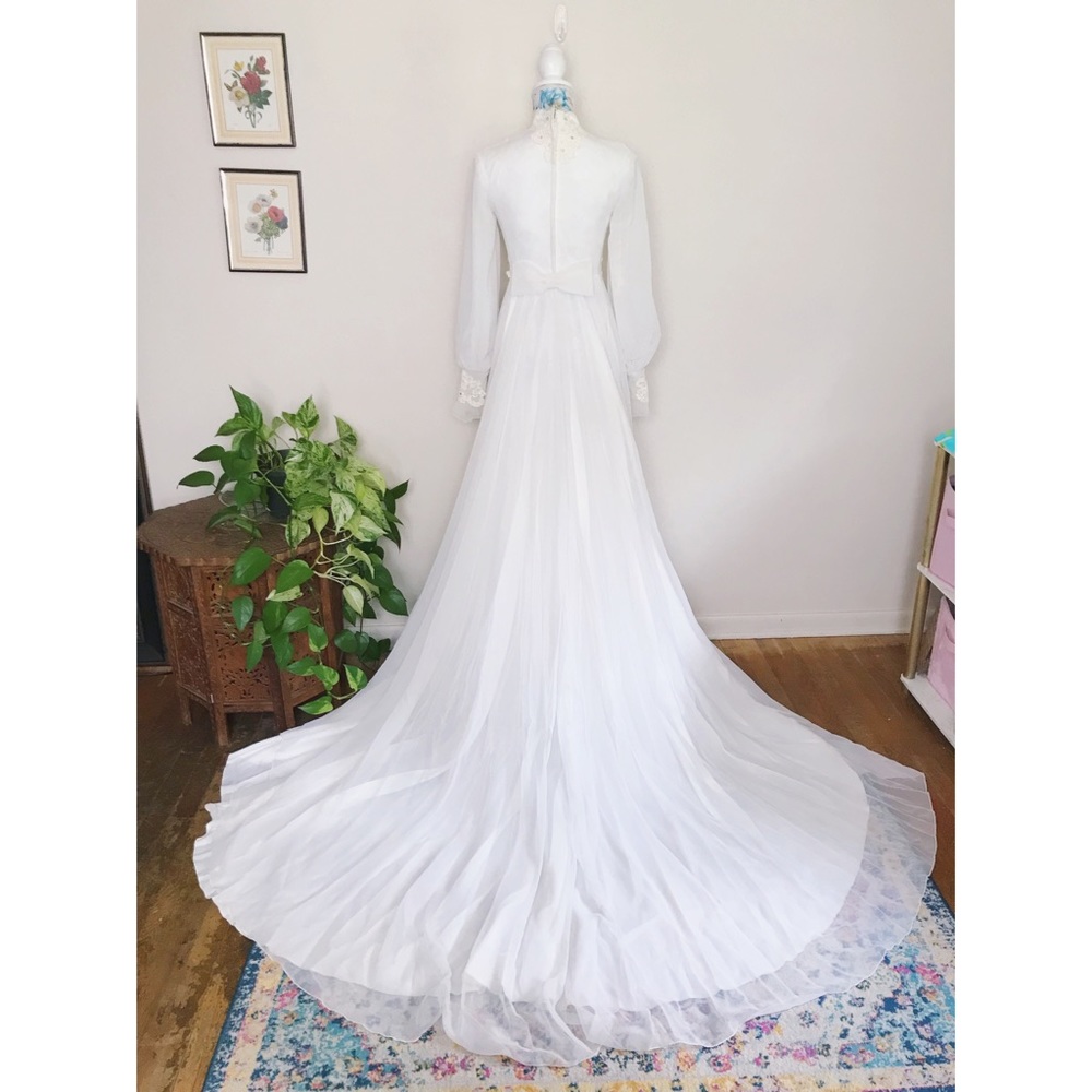 Vintage Wedding Gown - Picture 4 of 8